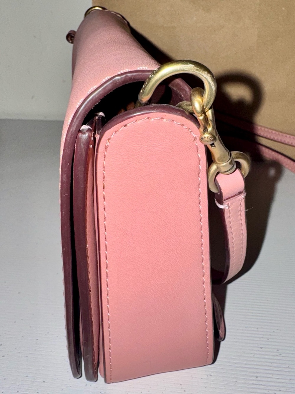 Coach 1941 Dinky Glove tanned Leather Crossbody bag Pink & Oxblood 2018 - 37296 - Picture 14 of 16